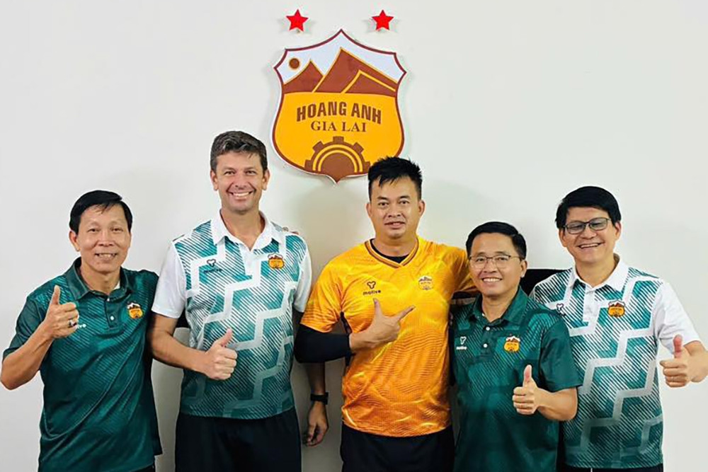 V-League 2025/26: HAGL chơi trội, Ninh Bình mua sắm rầm rộ