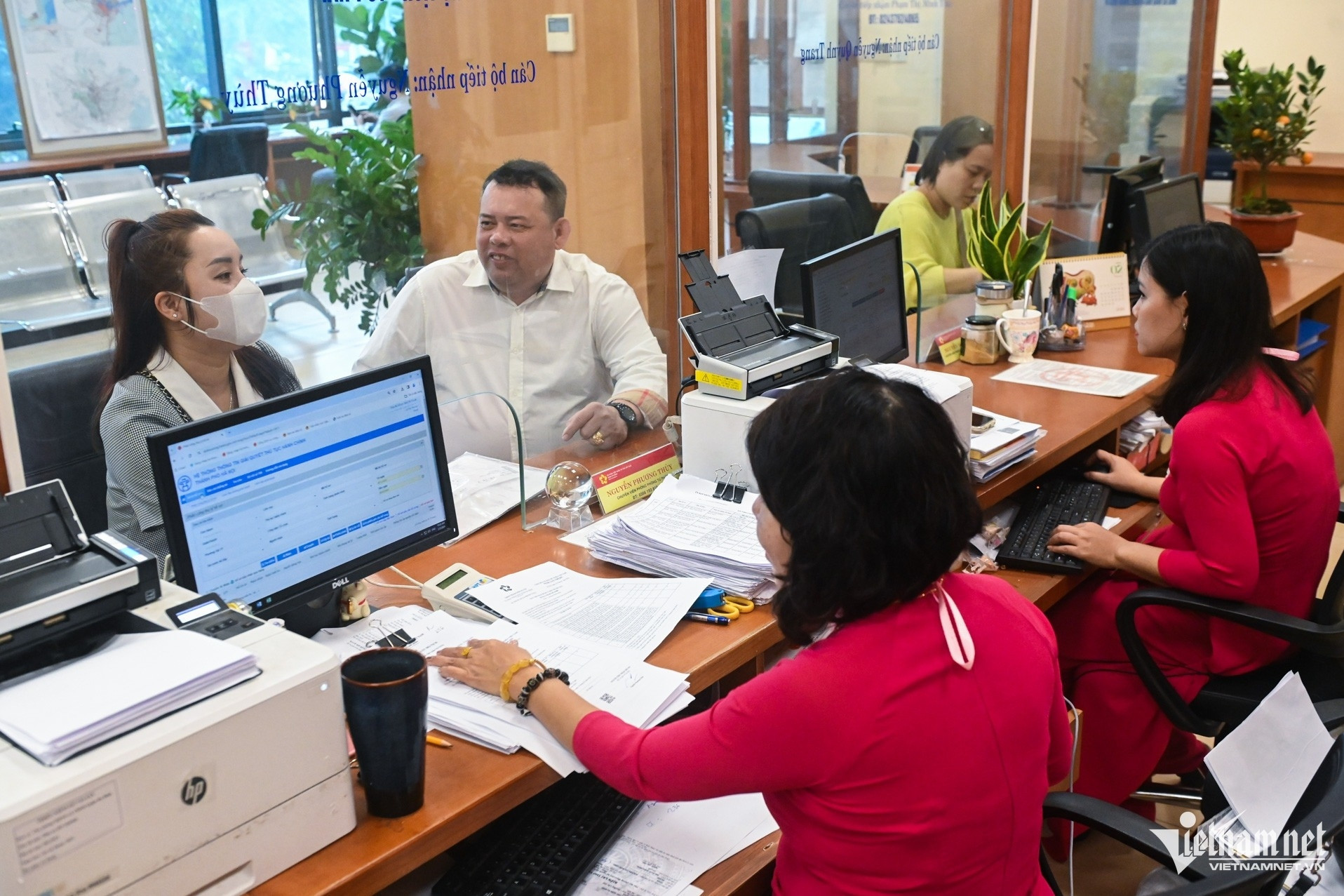 Bộ Nội vụ đề xuất chấm điểm công chức theo tháng, gắn với thưởng và bổ nhiệm