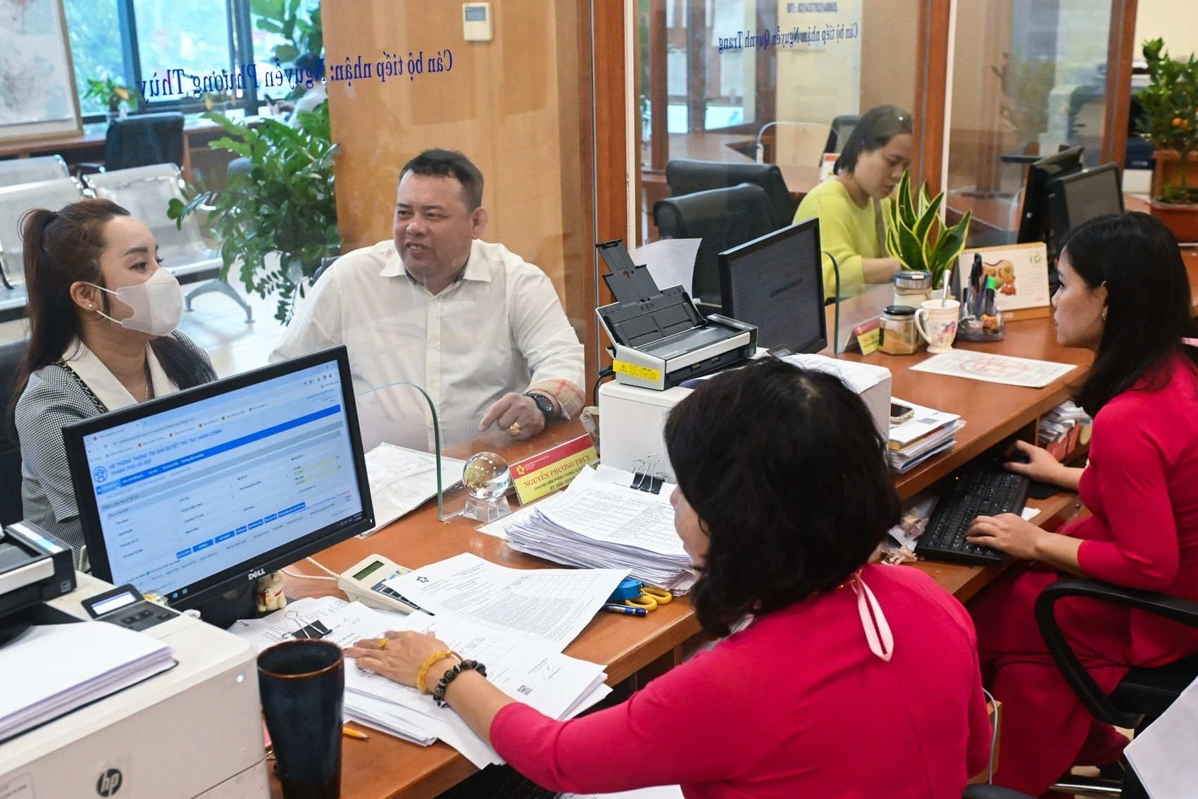 Bộ Nội vụ đề xuất chấm điểm công chức theo tháng, gắn với thưởng và bổ nhiệm