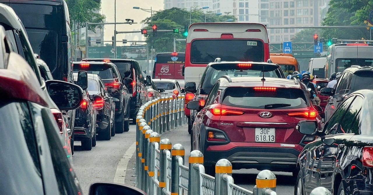 Chính thức phân làn trên đường Võ Chí Công: Người đi ô tô cần lưu ý gì?