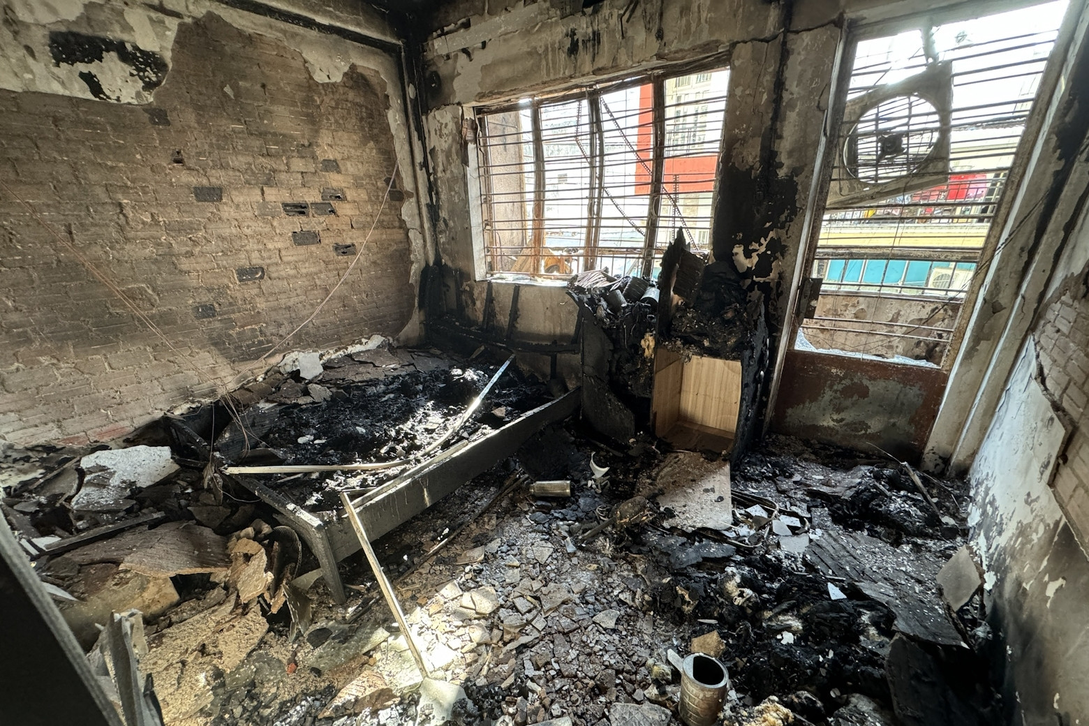 Chung cư ở TPHCM cháy lớn trong đêm, 8 người tử vong