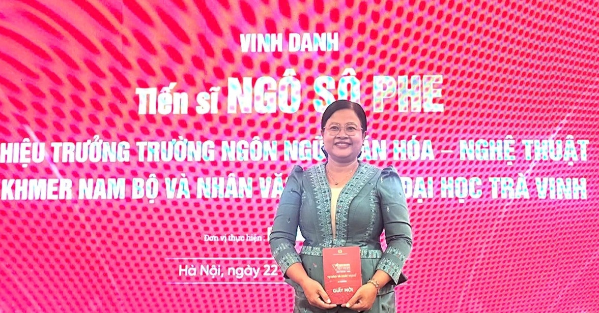 Điều đặc biệt về nữ tiến sĩ Khmer đầu tiên của một tỉnh miền Tây