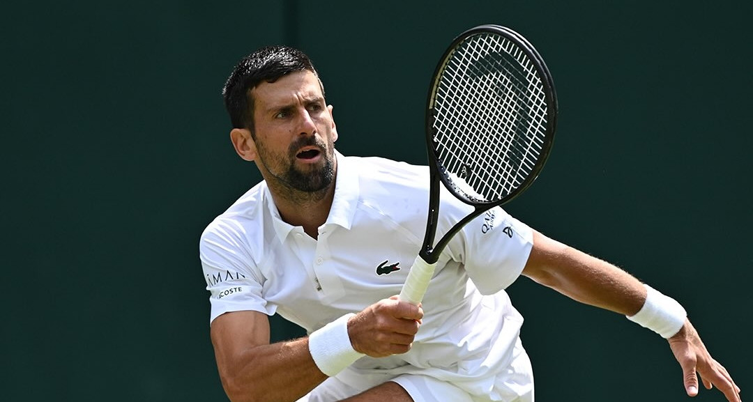 Djokovic ngược dòng vào tứ kết Wimbledon