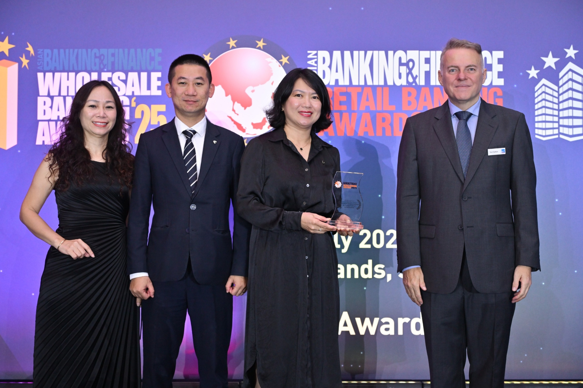 Vietcombank nhận cú đúp giải thưởng quản trị rủi ro từ Asian Banking and Finance
