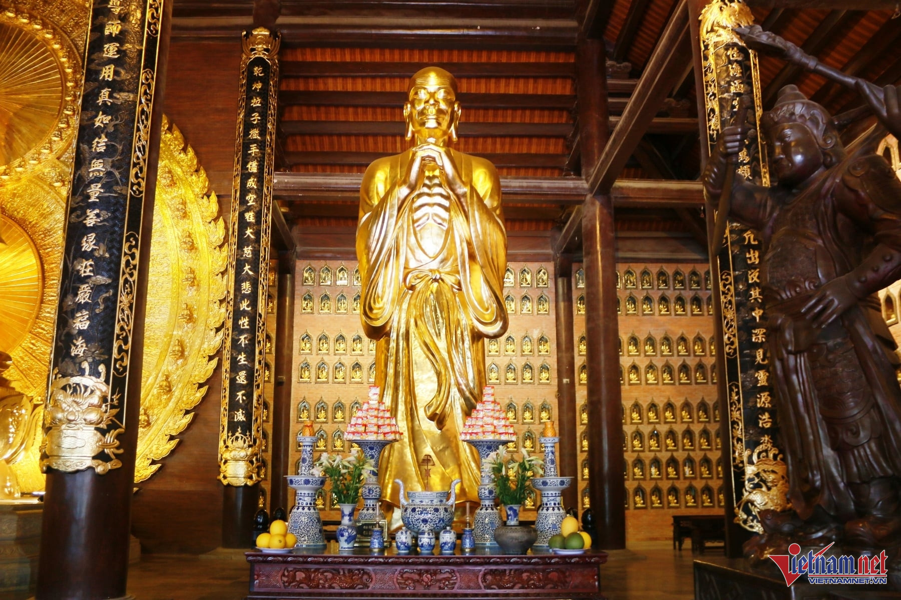 W-tượng phật 3.jpeg