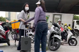 Xử phạt người bán trà đá đuổi cô gái đứng trên vỉa hè ở Hà Nội
