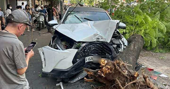 Bản tin chiều 9/7: Vụ ô tô tông loạt xe ở Hà Nội: Người đàn ông 40 tuổi tử vong