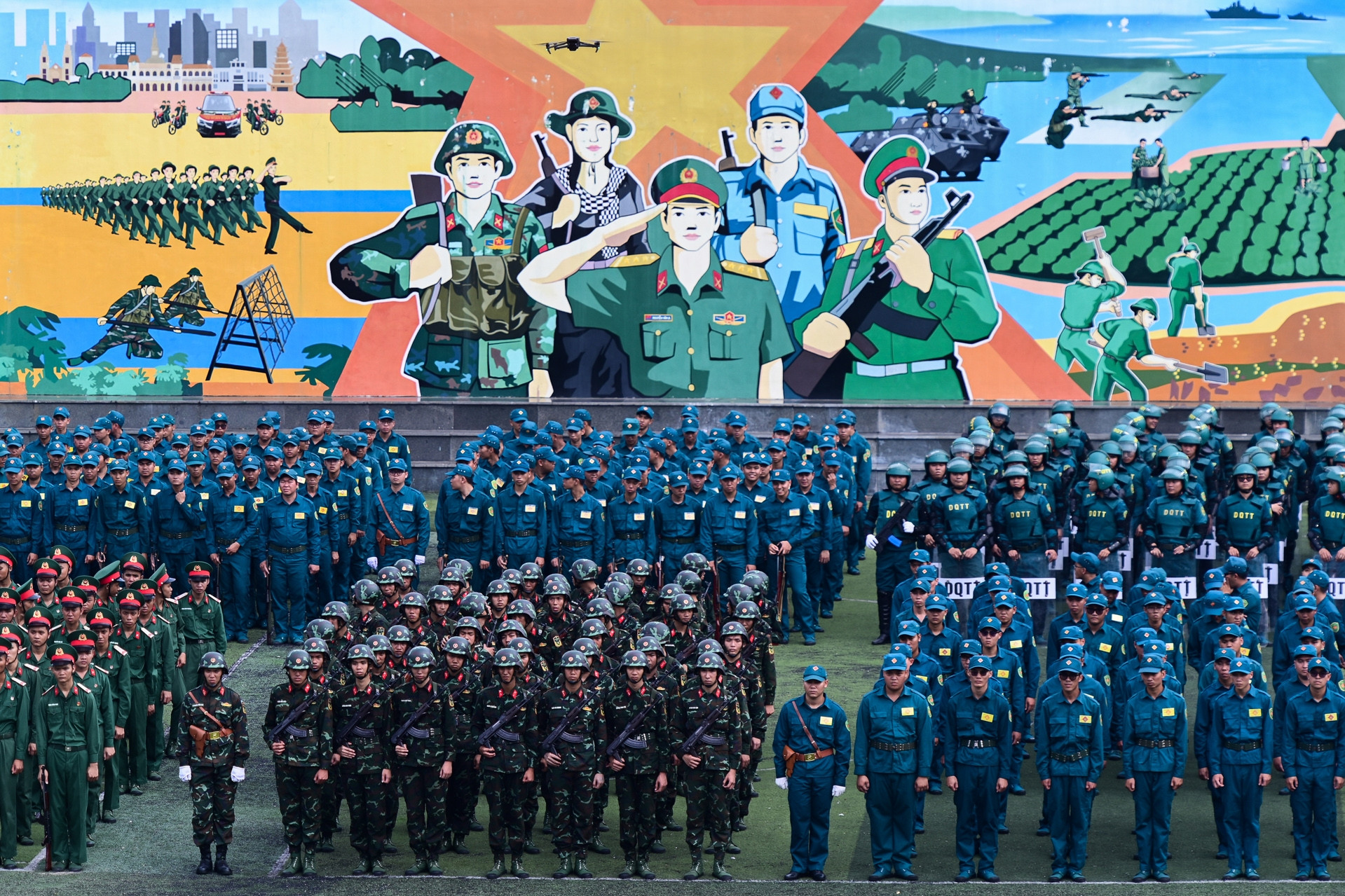 Chỉ huy trưởng Ban chỉ huy phòng thủ khu vực được thăng, giáng cấp quân hàm