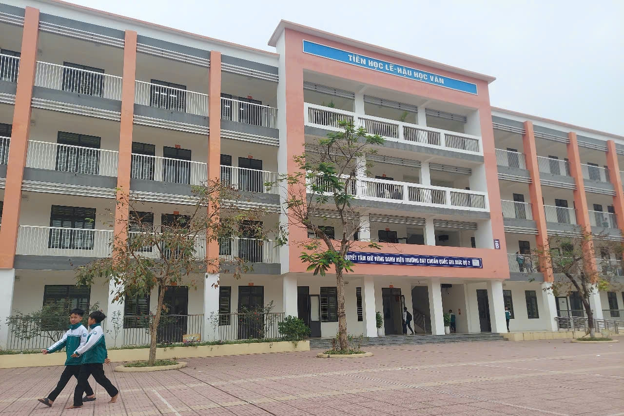 Chuẩn bị tổ chức bữa ăn bán trú cho học sinh các trường trên địa bàn Hà Nội