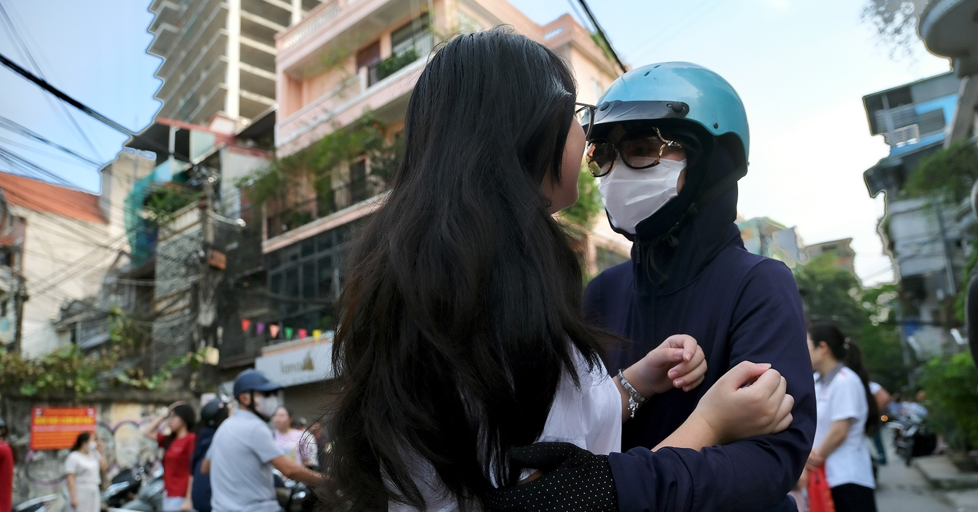 ‘Con thi trượt rồi’, cha mẹ làm gì để con không 'gục ngã'