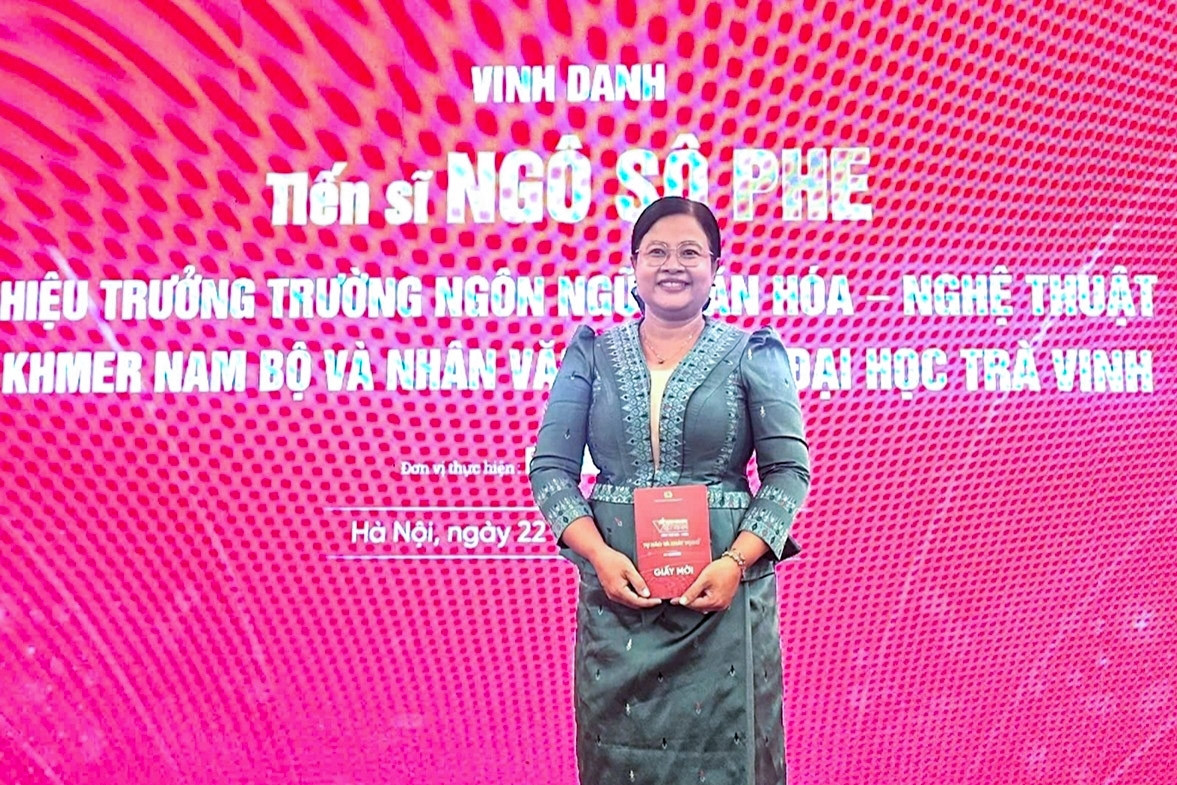 Điều đặc biệt về nữ tiến sĩ Khmer đầu tiên của một tỉnh miền Tây