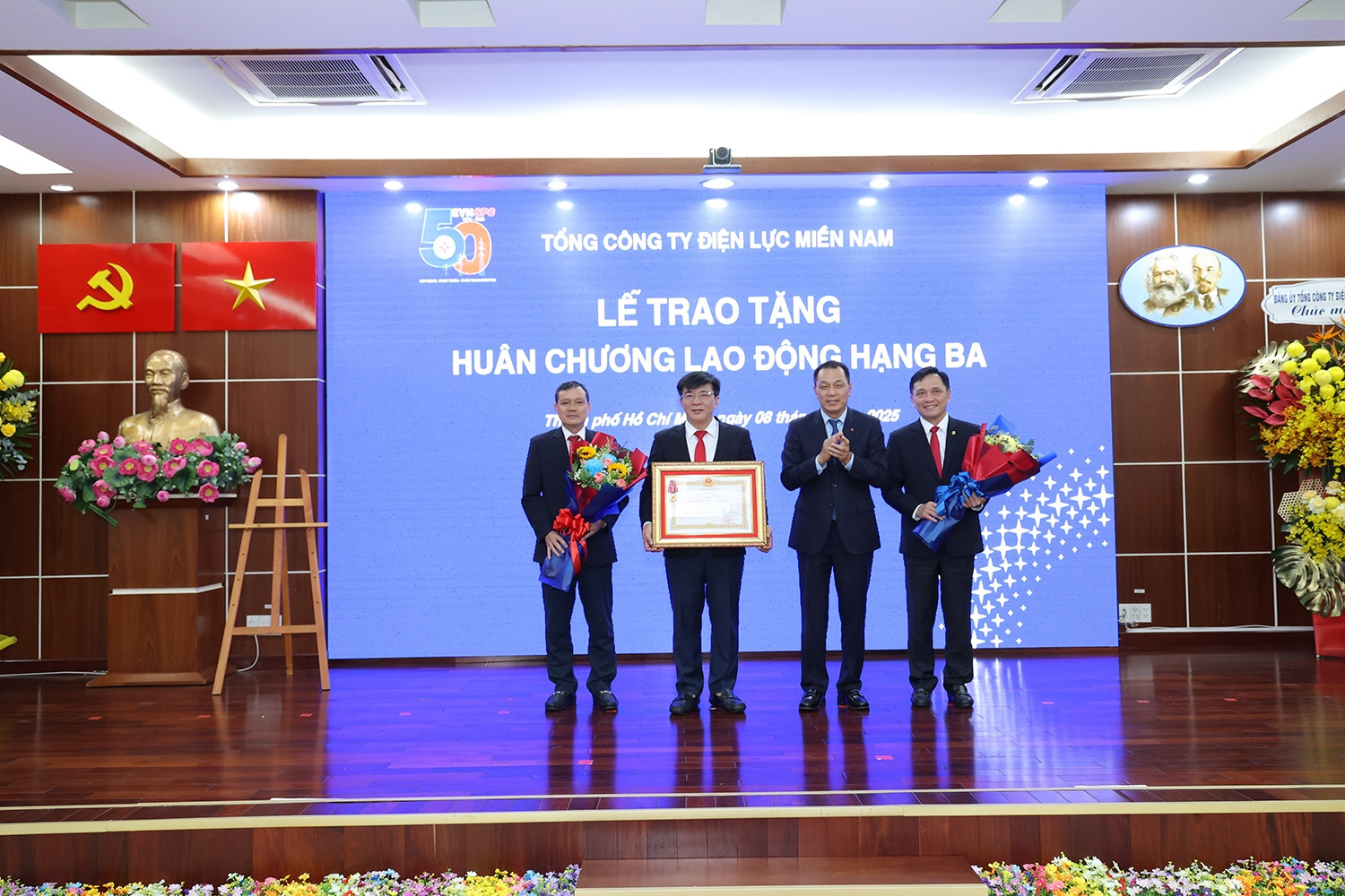 EVNSPC đón nhận Huân chương Lao động hạng Ba