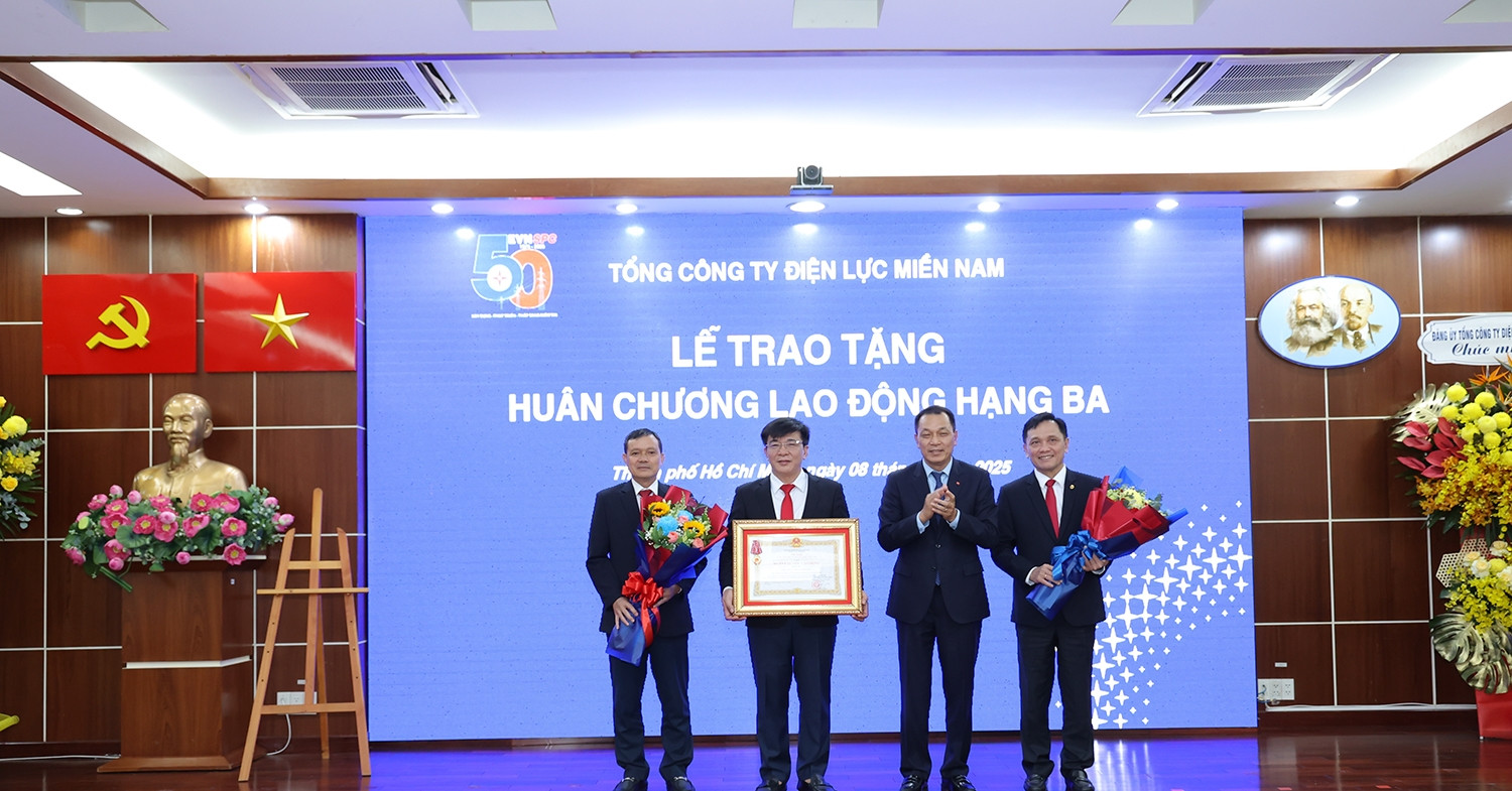 EVNSPC đón nhận Huân chương Lao động hạng Ba
