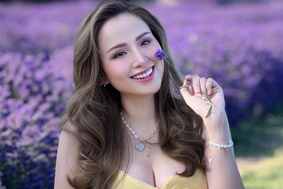 Hoa hậu Diễm Hương ngày càng sexy, Tuấn Hưng mặn nồng với vợ đại gia