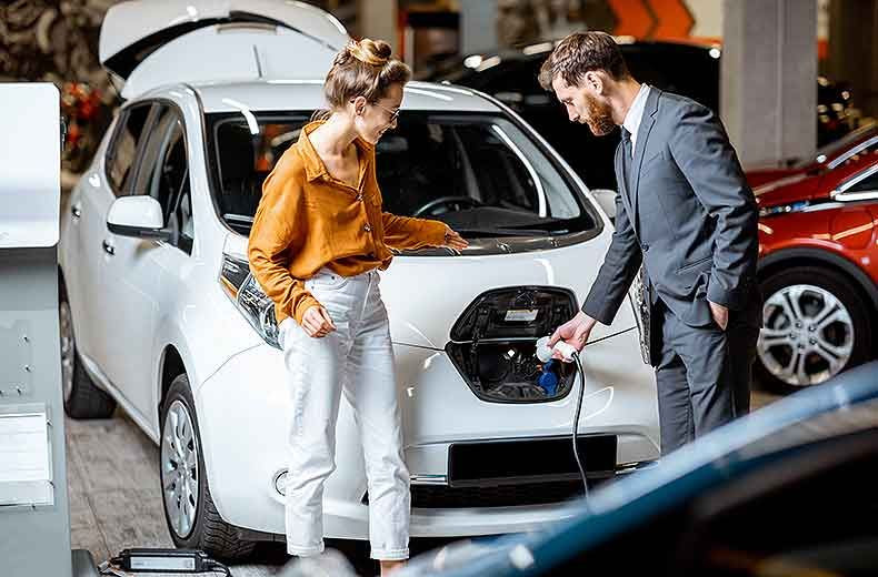 Hướng dẫn kiểm tra tình trạng pin trước khi chọn mua xe điện đã qua sử dụng.
