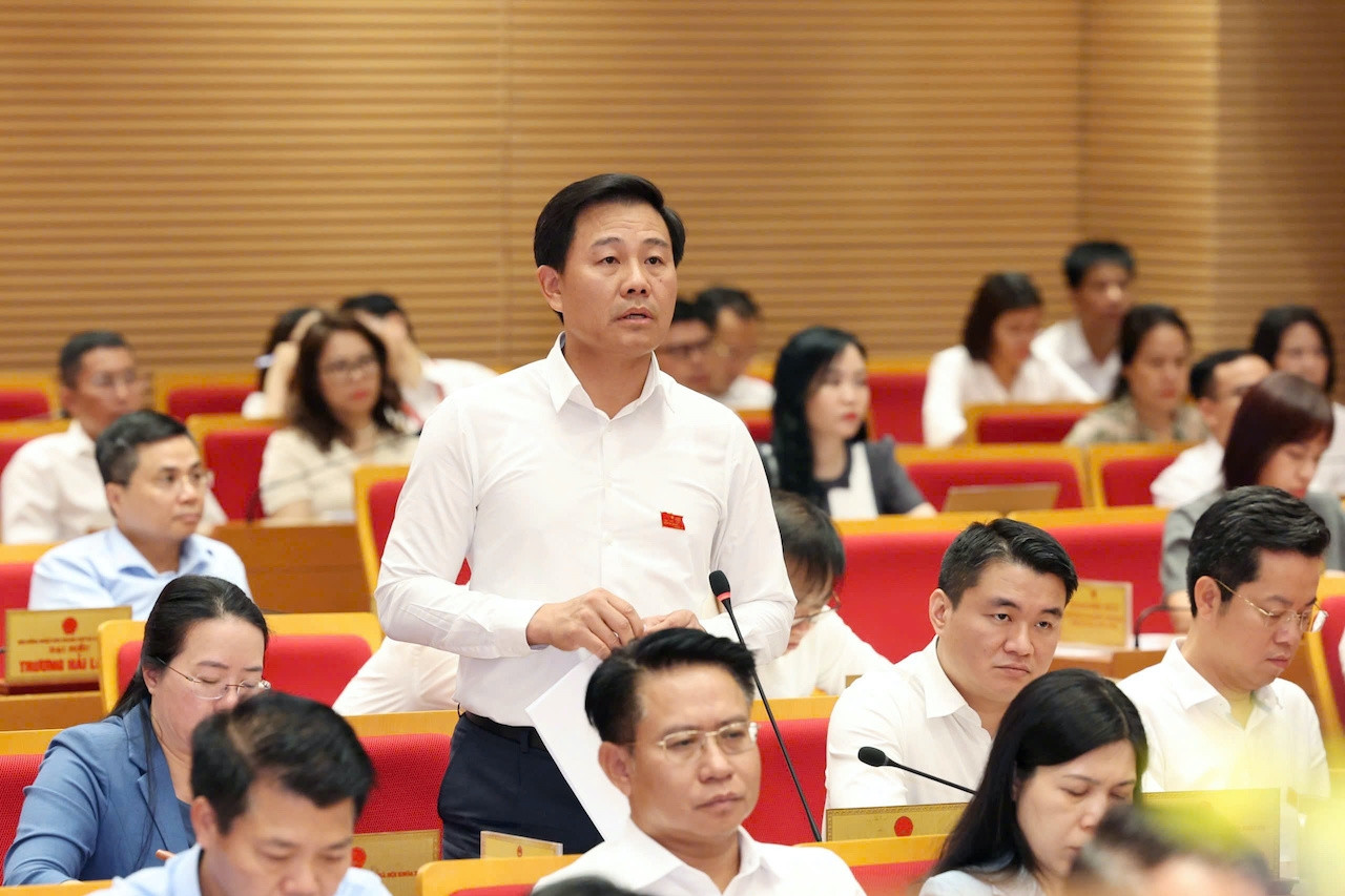 Người Hà Nội lo ngại rau phun đêm trước, sáng hôm sau bán ra chợ