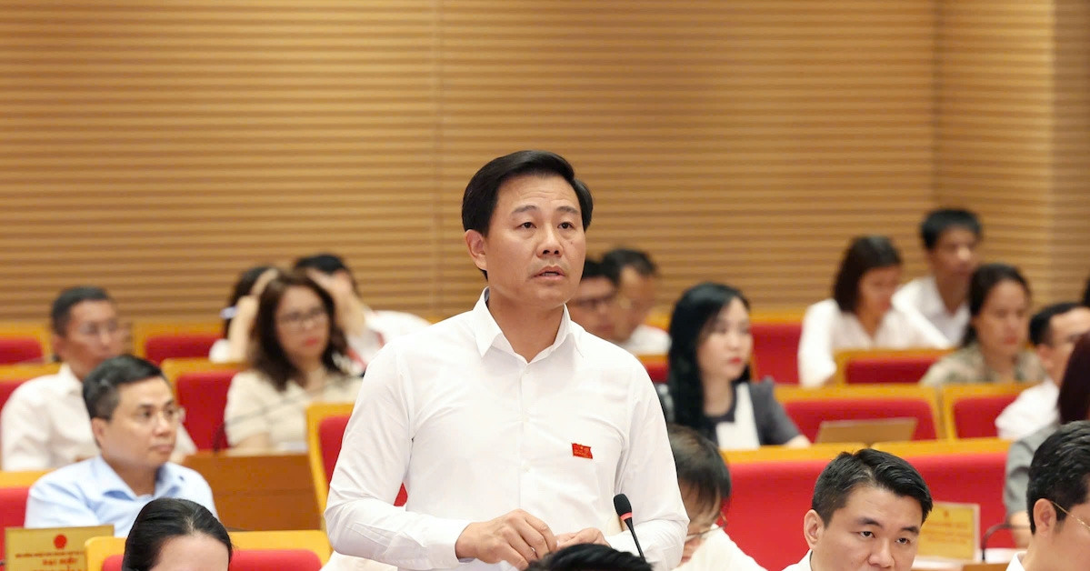 Người Hà Nội lo ngại rau phun đêm trước, sáng hôm sau bán ra chợ