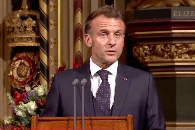 Pháp cảnh báo châu Âu giảm phụ thuộc vào Mỹ và Trung Quốc