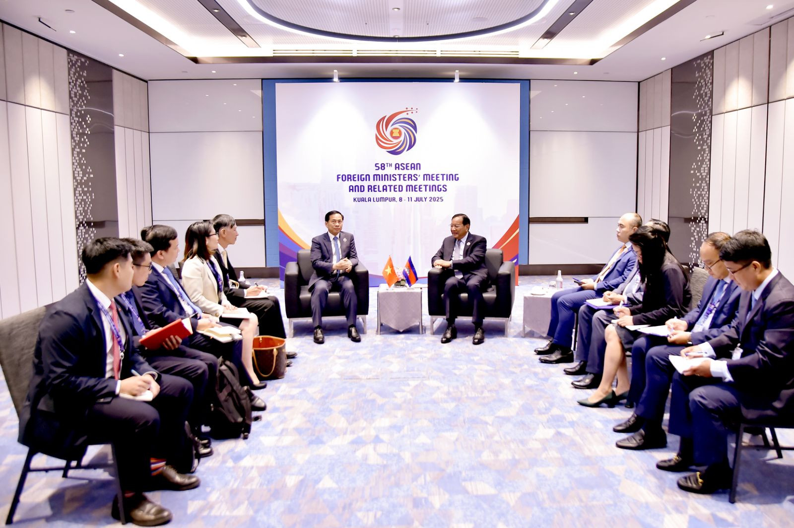 PTTg BTNG gặp PTTg BTNG Campuchia.jpg