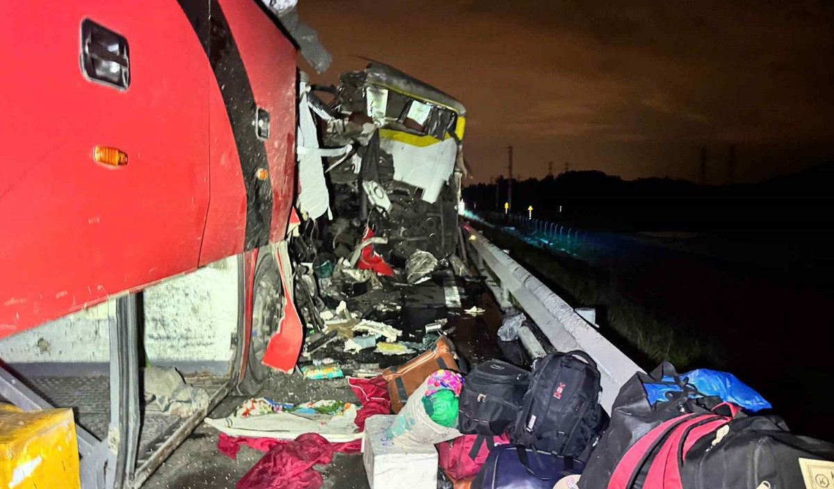 tai nạn xe khách tông nhau trên cao tốc vĩnh hảo   phan thiết.jpg