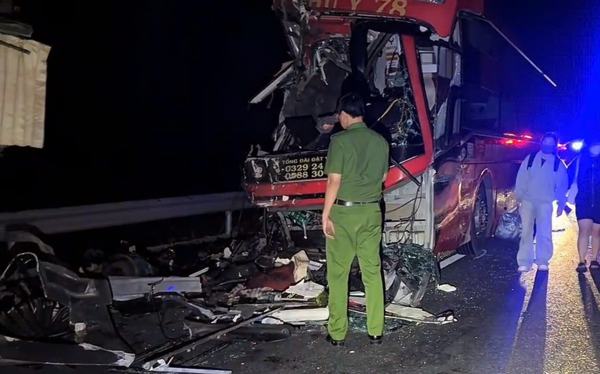 tai nạn xe khách tông nhau trên cao tốc vĩnh hảo   phan thiết. 4.jpg