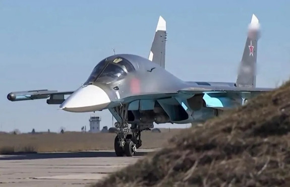 Ảnh vệ tinh hé lộ cách Nga bảo vệ dàn máy bay quân sự gần tiền tuyến Ukraine