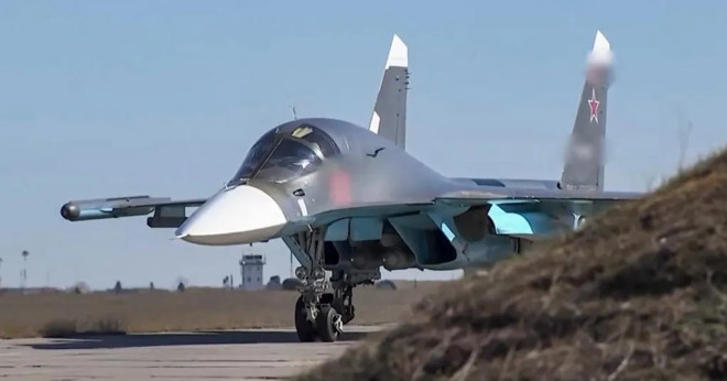 Ảnh vệ tinh hé lộ cách Nga bảo vệ dàn máy bay quân sự gần tiền tuyến Ukraine