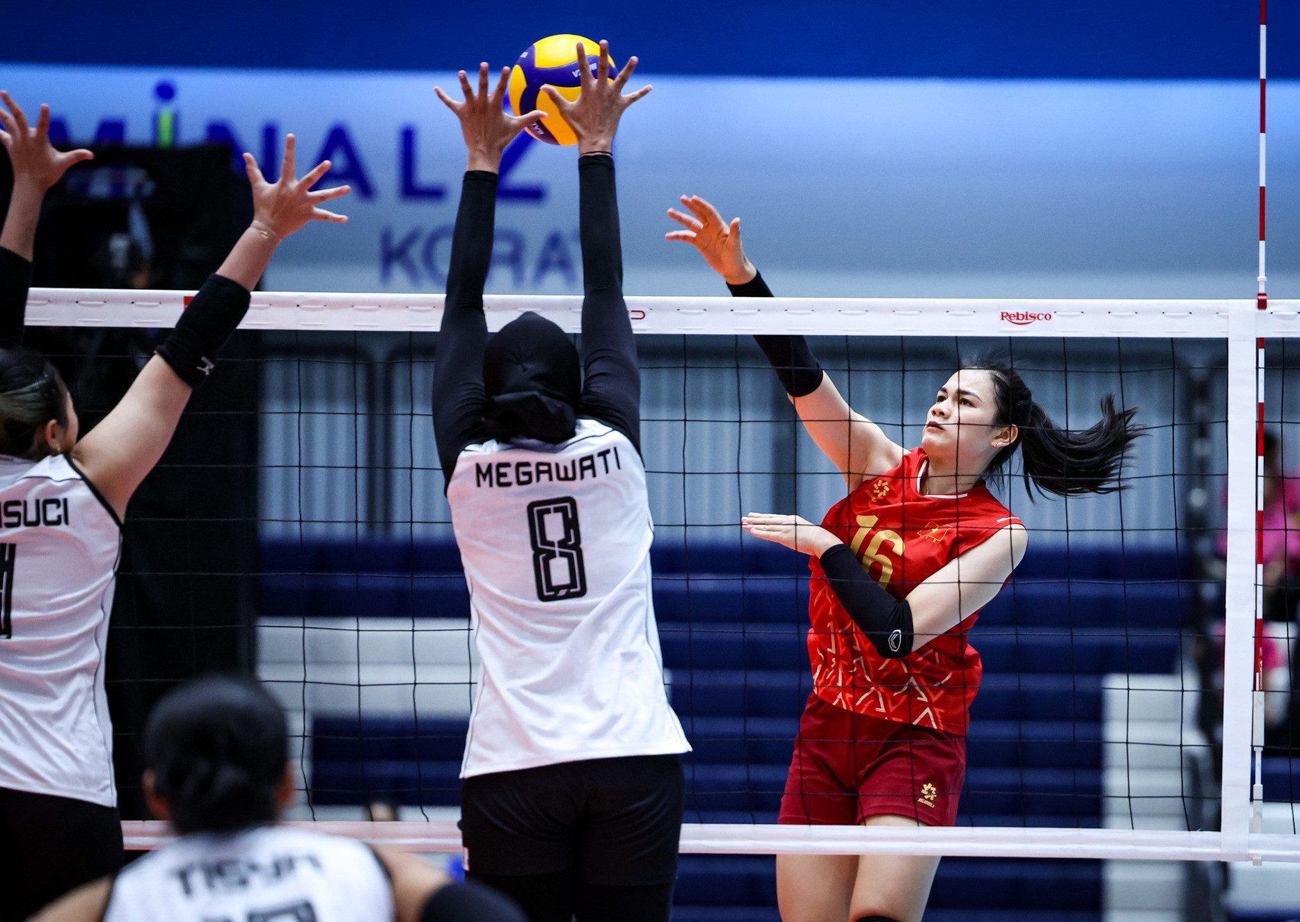 bong chuyen sea vleaue 4.jpg