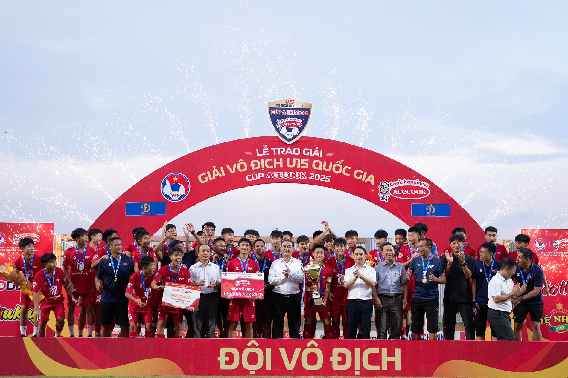 Đánh bại Hà Nội, U15 PVF vô địch giải U15 Quốc gia