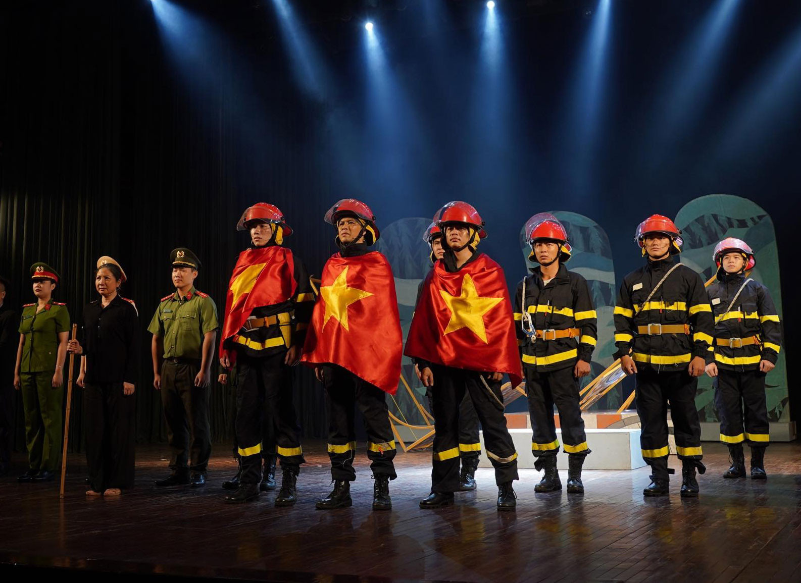 kịch4.jpg