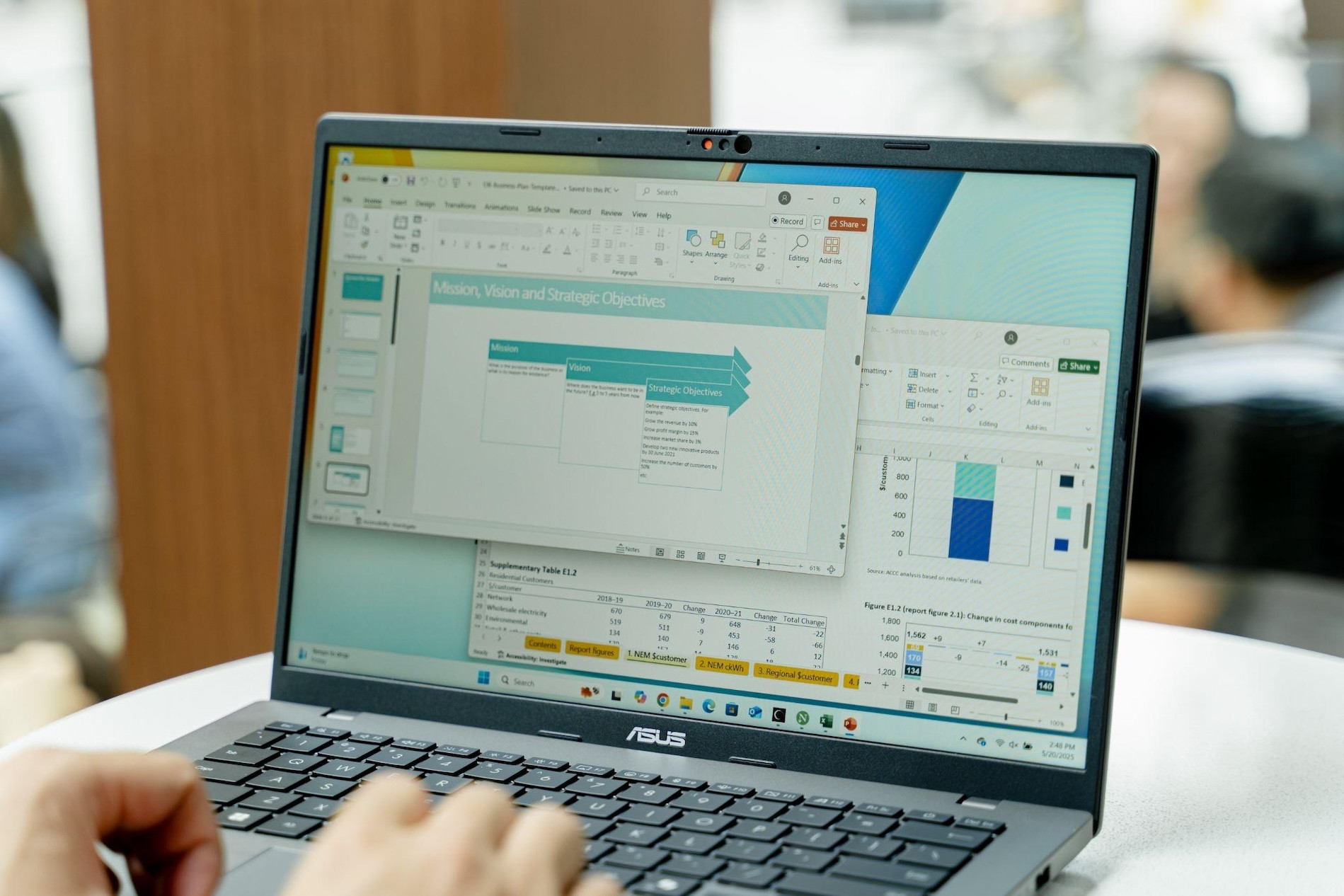 Mùa tựu trường: Cách chọn laptop phù hợp học sinh, sinh viên