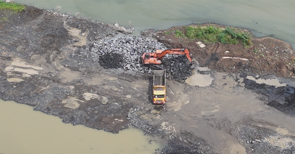Triệt phá 2 đường dây khai thác khoáng sản trái phép dưới vỏ bọc &amp;apos;dự án cải tạo&amp;apos;