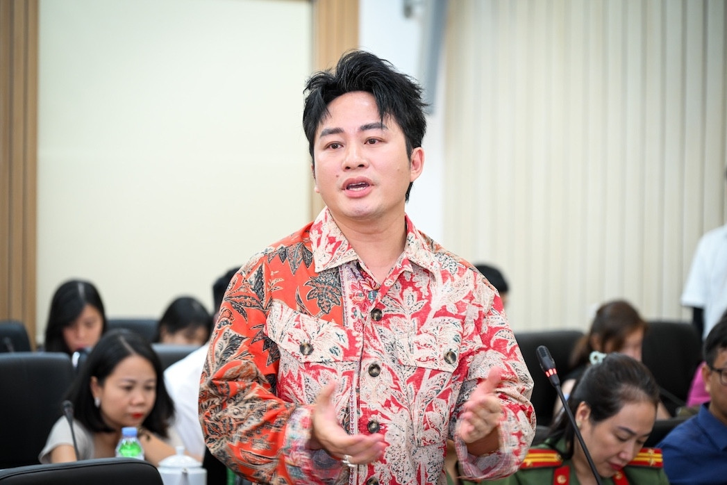 Tùng Dương xin hát 5 bài ở 'concert quốc gia', cổng đăng ký vé sập sau 9 phút