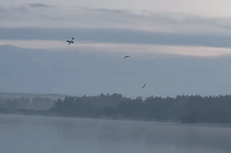 Video UAV cảm tử Ukraine lao xuống hồ nước và nổ tung ở Nga