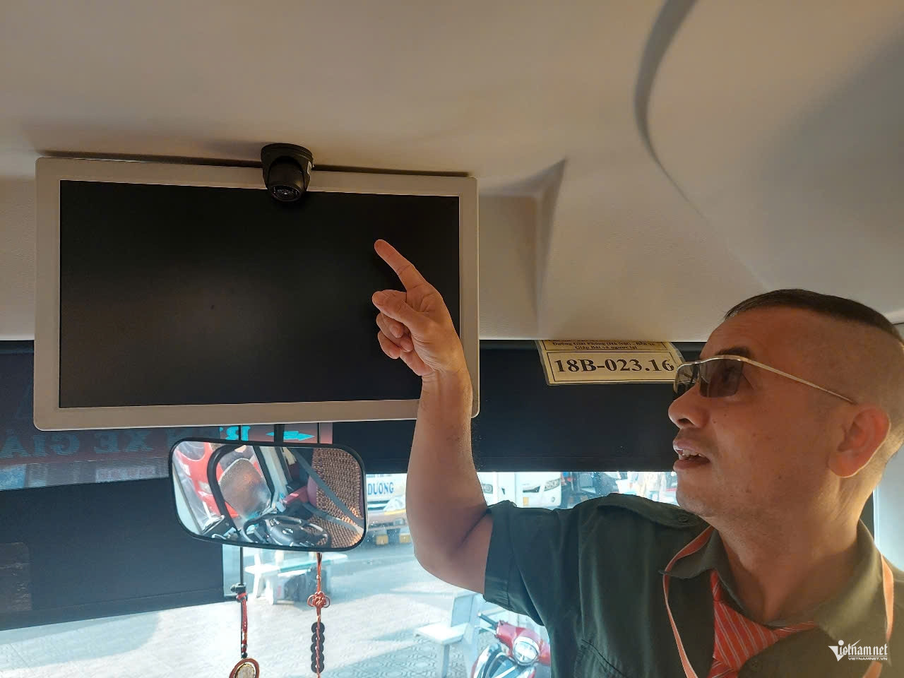 W-camera khoang khach .jpeg