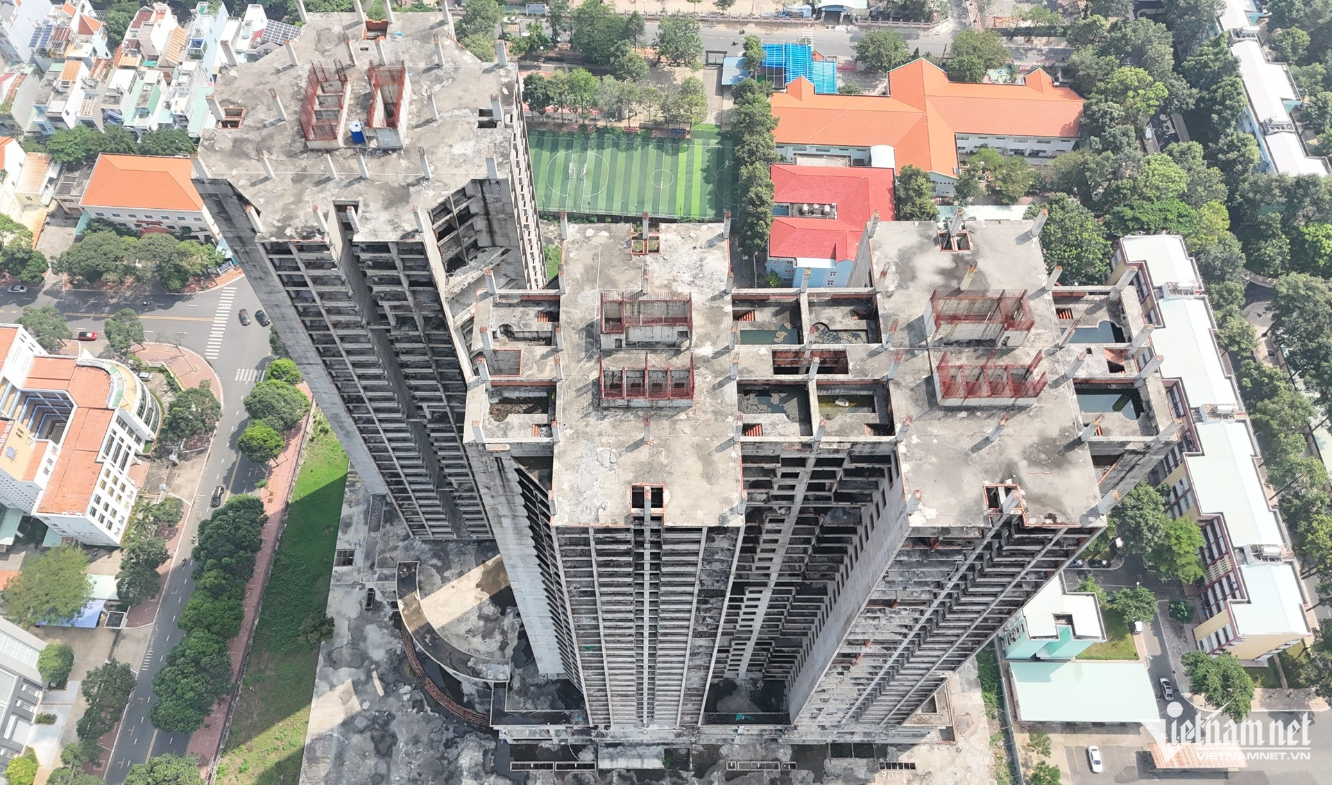 W-Cận cảnh tòa nhà hh1 cao 32 tầng ở tphcm bị thanh tra 1.JPG.jpg