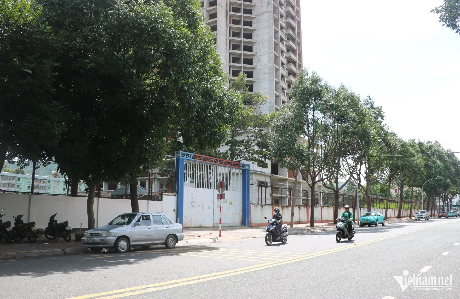 W-Cận cảnh tòa nhà hh1 cao 32 tầng ở tphcm bị thanh tra 2.JPG.jpg