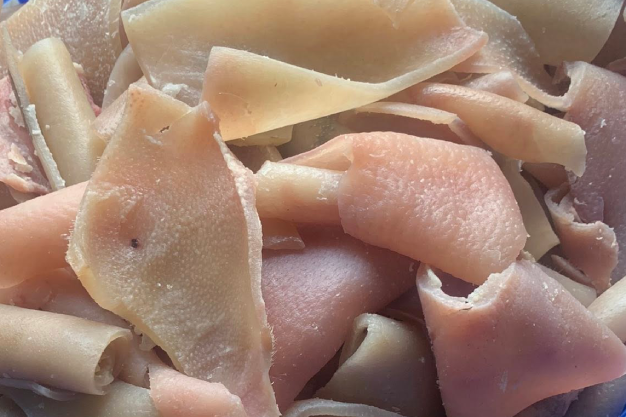 4 công dụng của bì lợn và những người nên kiêng ăn