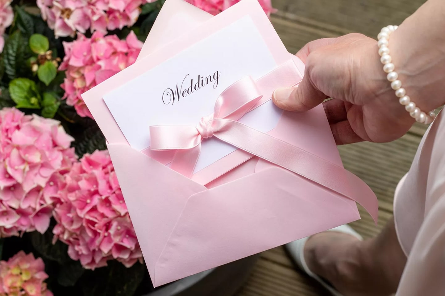 Cặp đôi hủy đám cưới vì bố chú rể tự ý mời thêm 20 gia đình lạ mặt