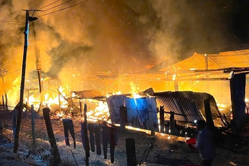 Đang nằm ngủ thì ngôi nhà bốc cháy, nam thanh niên 19 tuổi tử vong