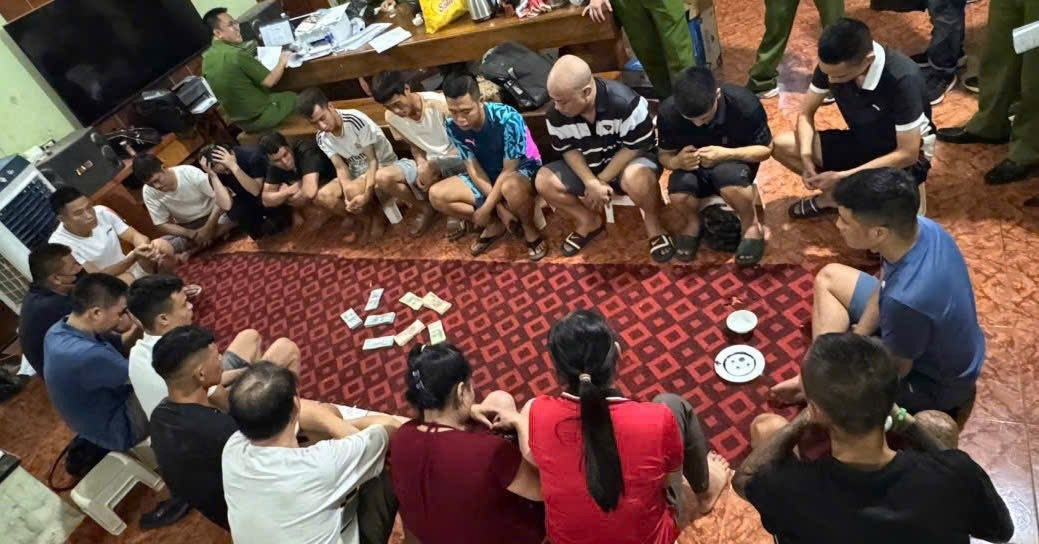 Đột kích xới bạc &amp;apos;khủng&amp;apos; ở Phú Thọ, cảnh sát kêu gọi Nguyễn Văn Thiết đầu thú