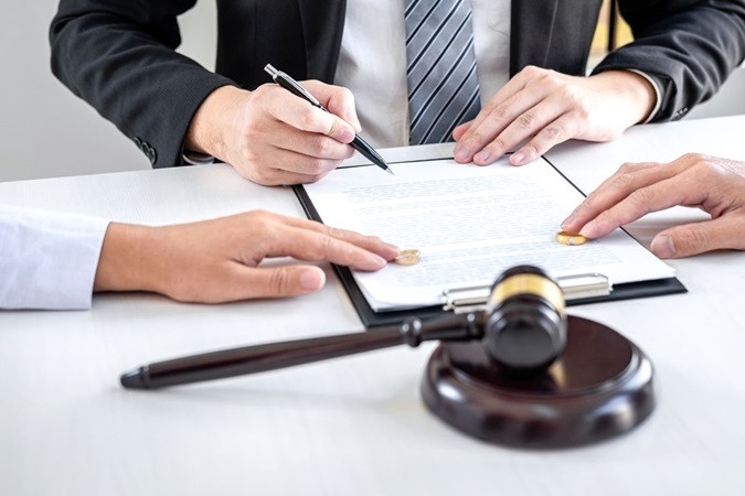 Nên chuyển nhượng quyền sở hữu tài sản trước hay sau ly hôn thuận tình?