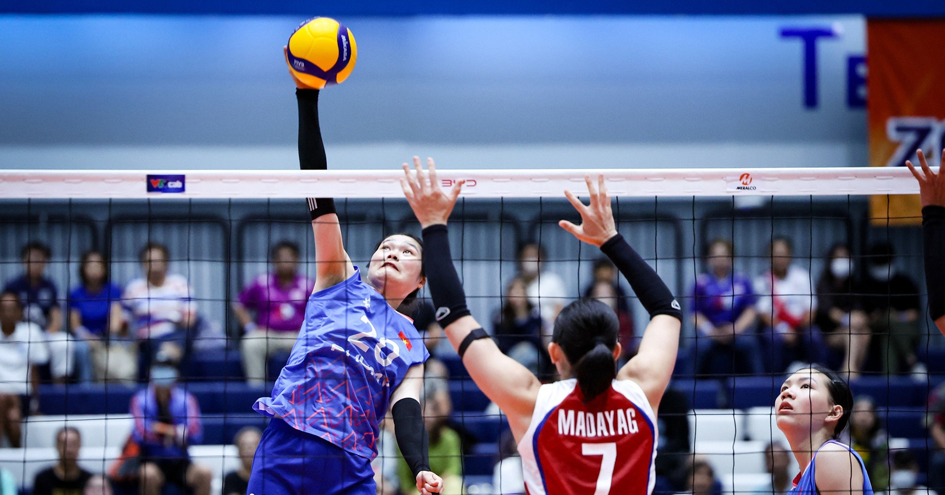 Trực tiếp bóng chuyền nữ Việt Nam 1-2 Thái Lan: Set 3 thăng hoa