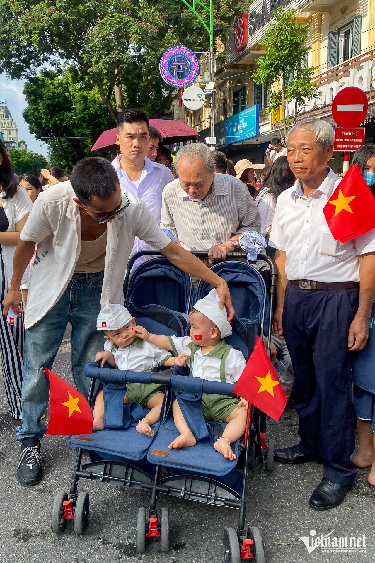 W-Hà Nội.jpg
