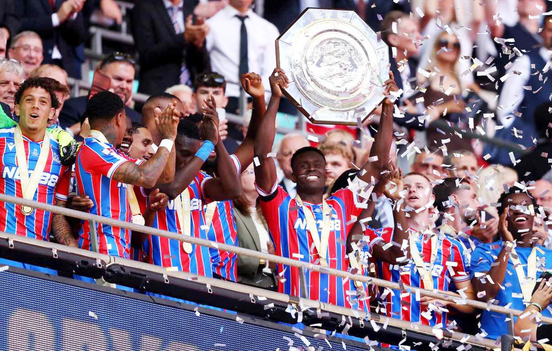 www_thesun_co_uk marc guehi crystal palace lifts 1015551394.jpg