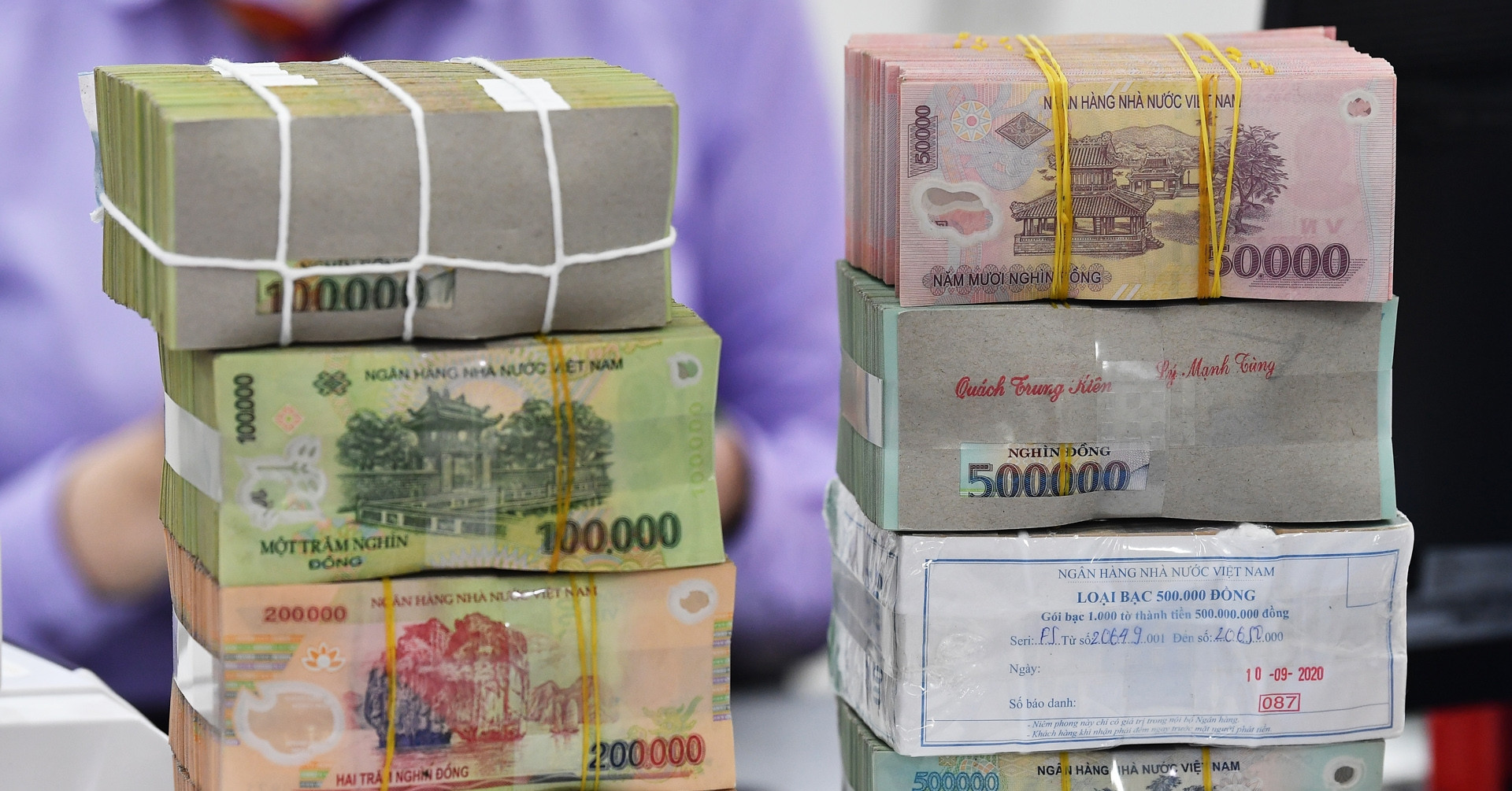 Lãi suất ngân hàng hôm nay 11/8/2025: Một nhà băng đồng loạt điều chỉnh lãi gửi trực tuyến