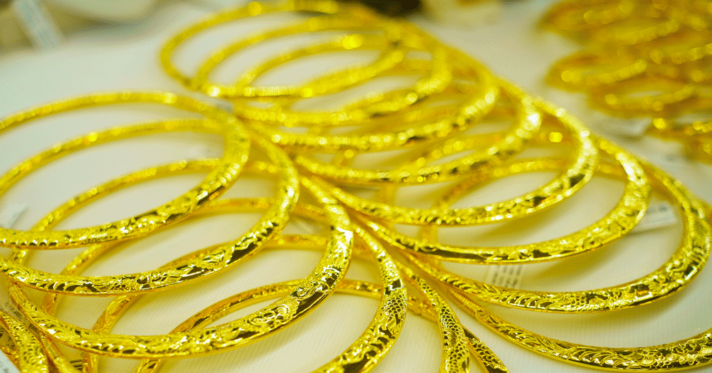 Giá vàng hôm nay 12/8/2025: Vàng thế giới giảm sâu hiếm có, SJC chịu áp lực lớn