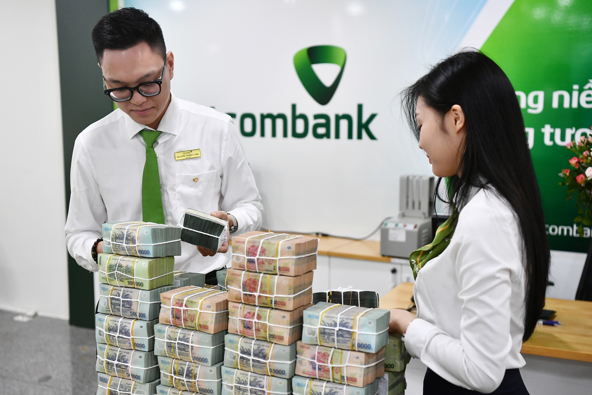 4 ‘ông lớn’ ngân hàng cho vay vượt triệu tỷ, một nhà băng diễn biến lạ