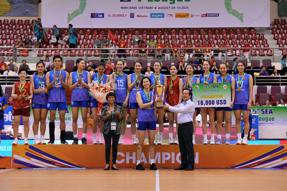 bong chuyen nu Viet Nam anh Trung Kien 2.JPG