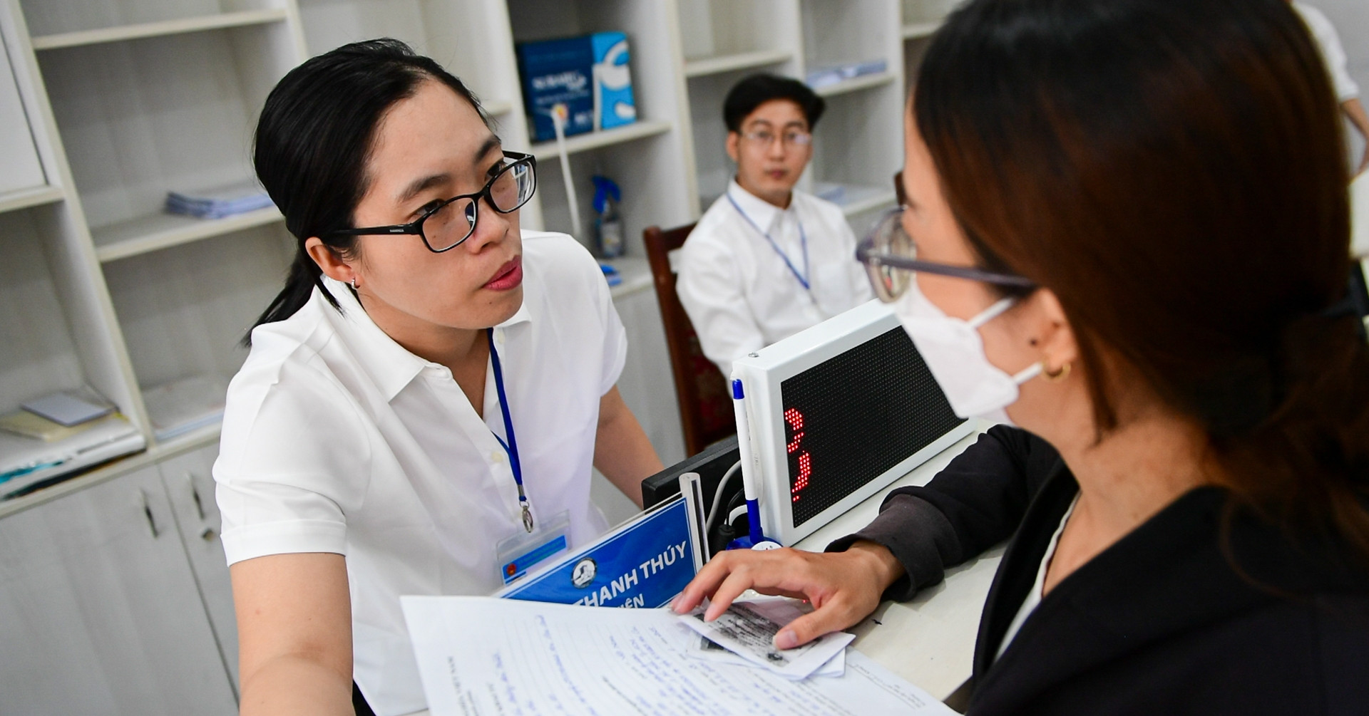 Bộ Nội vụ trả lời về chính sách tiền lương, phụ cấp mới nhất của cán bộ, công chức